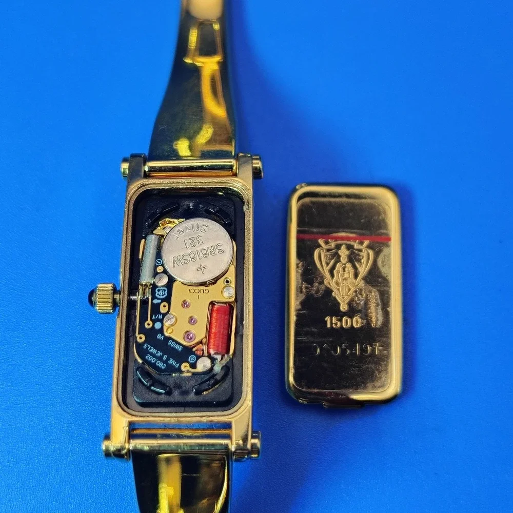 Authentic Gucci 1500L Vintage 1992 Swiss Made Tank Women's‎ Quartz Bangle Watch - Picture 6 of 9
